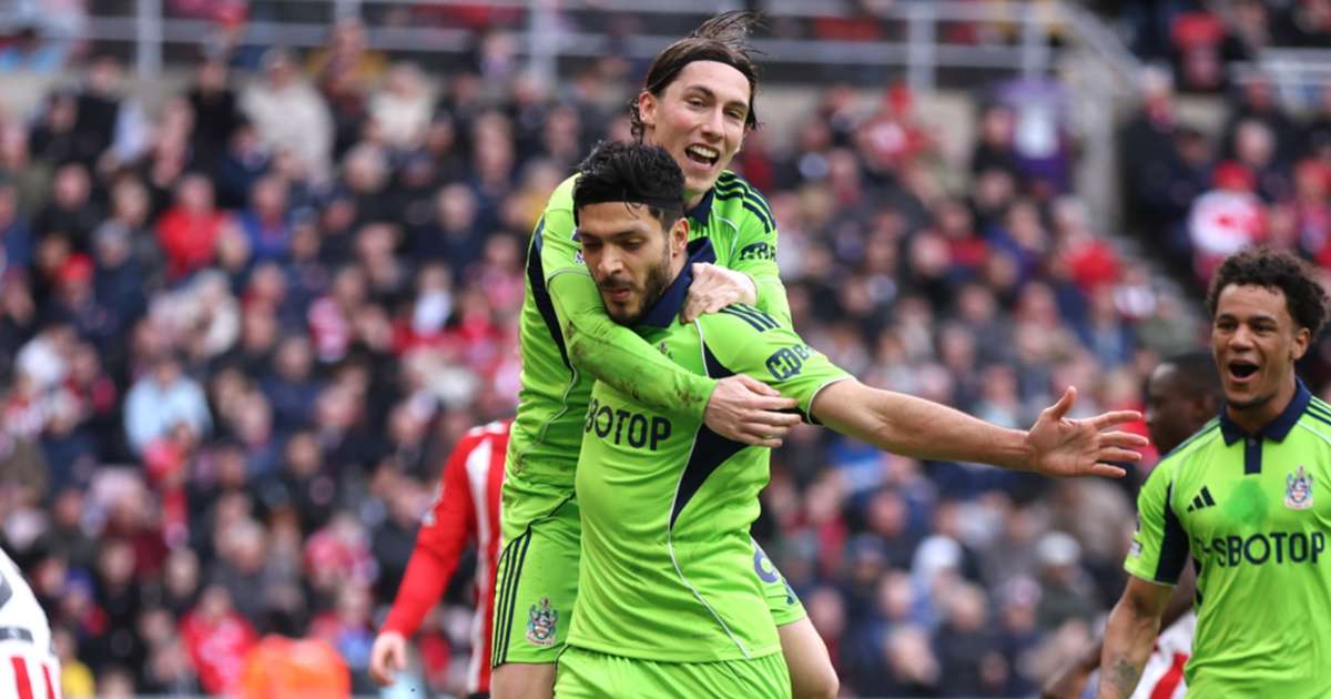 Jimenez Double Fires Fulham Past Sunderland to End Losing Run